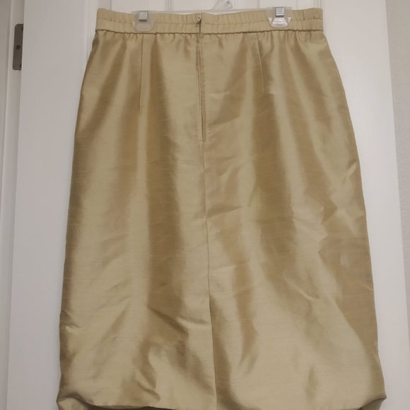 Shiny Gold Embroidered Skirt - Picture 2 of 5